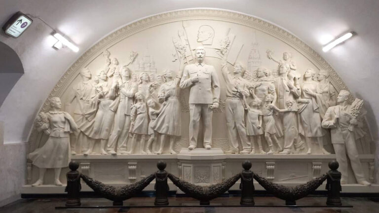 New Stalin Statue in Moscow Metro Sparks Debate