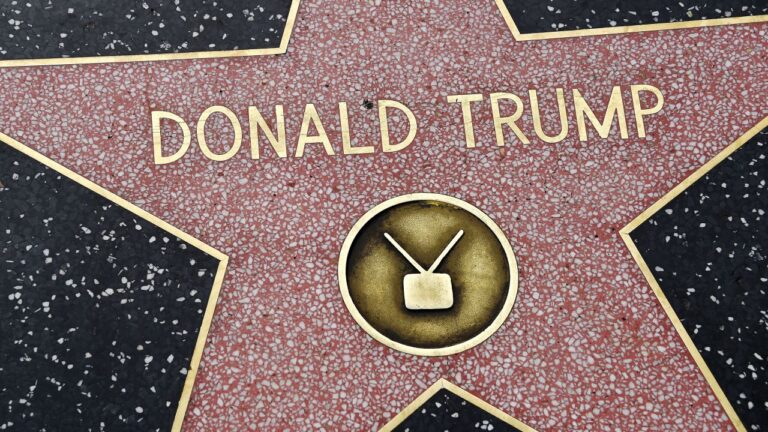 Trump Hails His Handpicked Stars in a Grand Display
